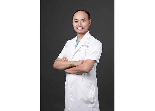 杨硕-首都医科大学附属北京朝阳医院疝和腹壁外科，副主任医师，医学博士